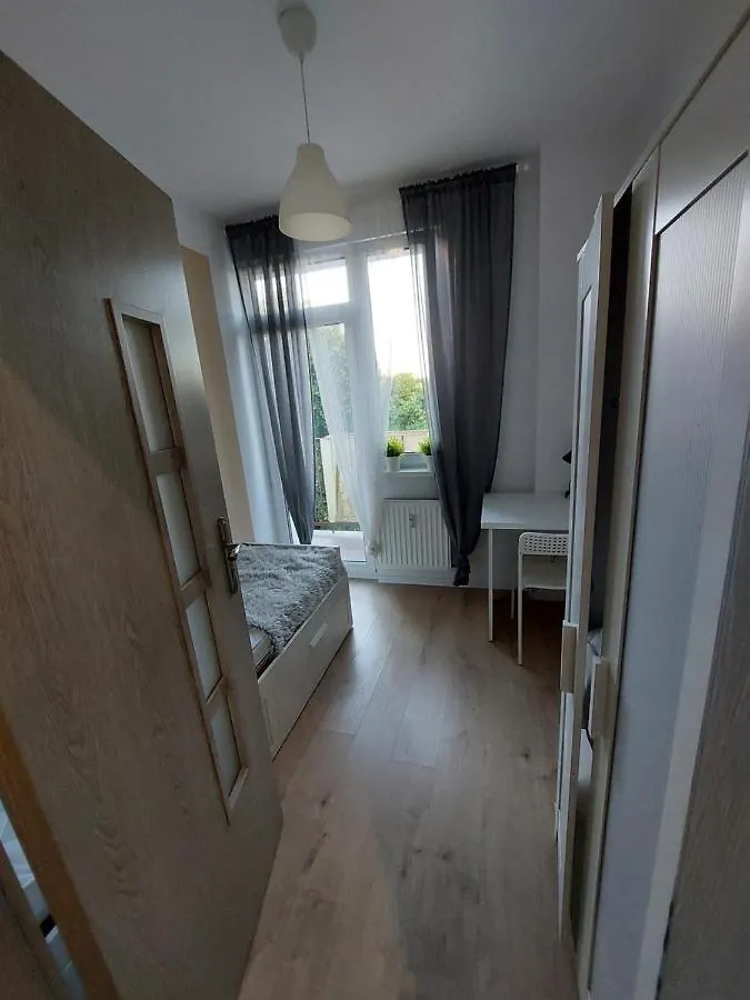 Homestay Pokoje Gdansk Oliwa - Msciwoja II 50, Do Morza 1,9Km, 750M Skm Oliwa, 1,1Km Park Oliwski Apartment