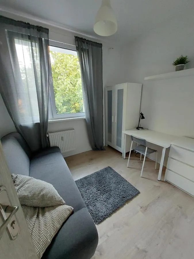Homestay Pokoje Gdansk Oliwa - Msciwoja II 50, Do Morza 1,9Km, 750M Skm Oliwa, 1,1Km Park Oliwski Apartment